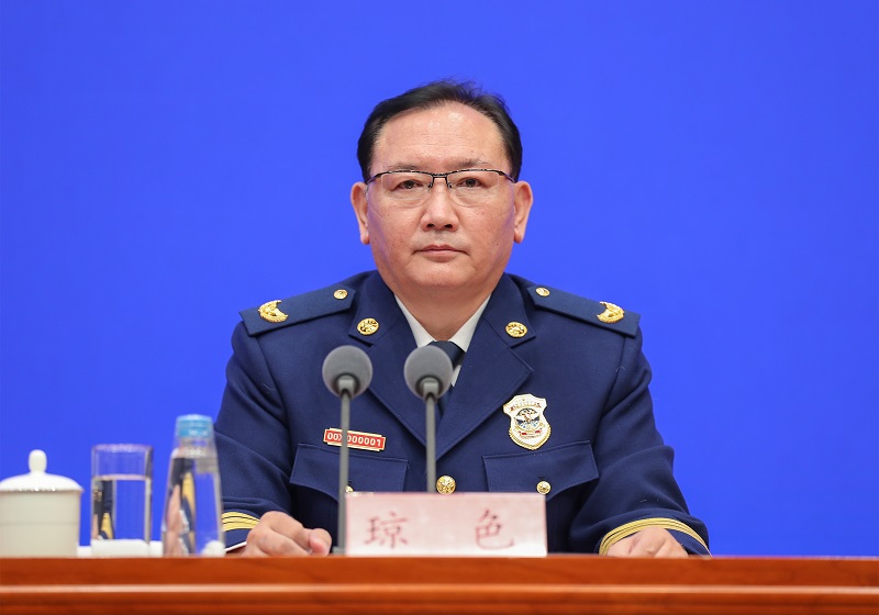 粉嫩小穴美女自慰应急部党组成员、消防救援局局长琼色出席新闻发布会